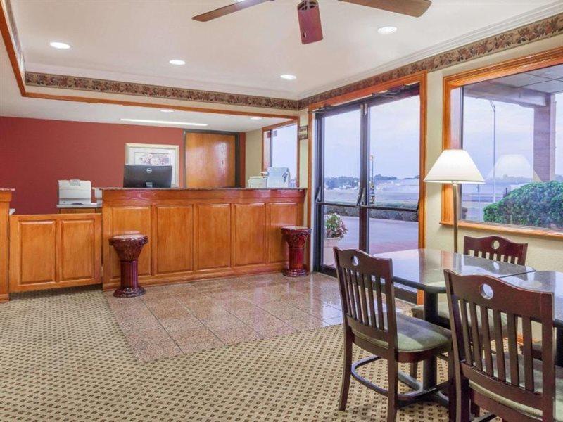 Super 8 By Wyndham Mount Vernon Εξωτερικό φωτογραφία