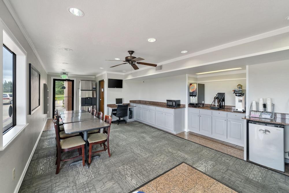 Super 8 By Wyndham Mount Vernon Εξωτερικό φωτογραφία