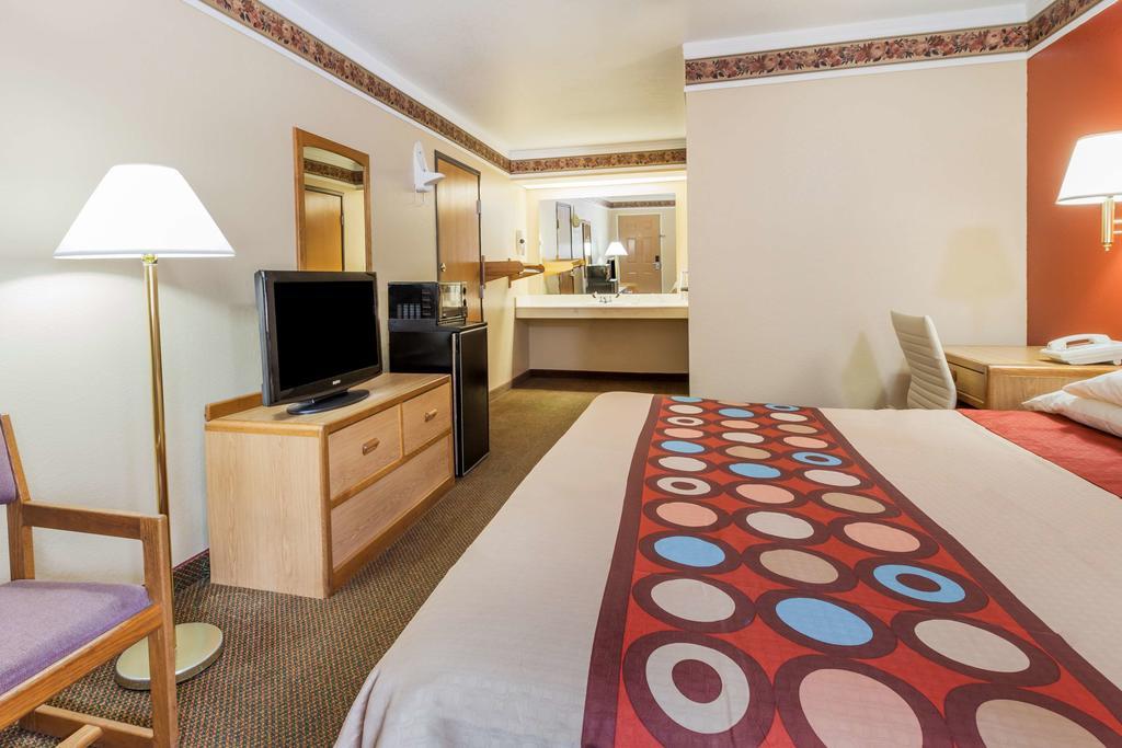 Super 8 By Wyndham Mount Vernon Εξωτερικό φωτογραφία