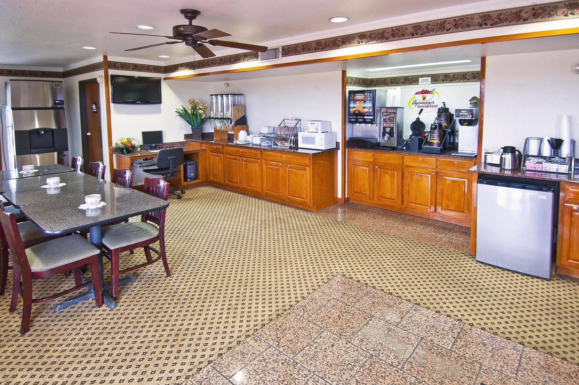 Super 8 By Wyndham Mount Vernon Εξωτερικό φωτογραφία